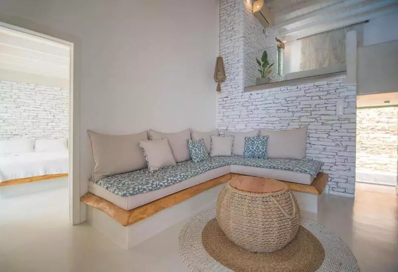 هتل Levantes Ios Boutique