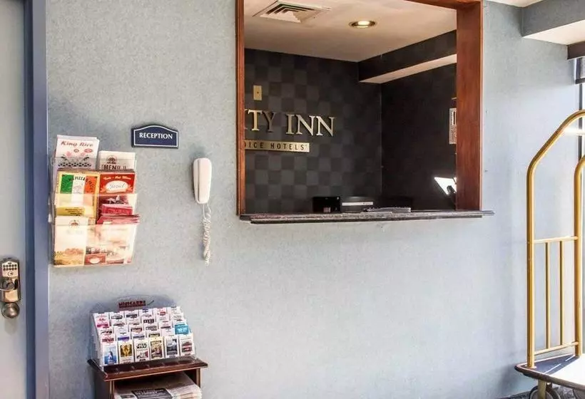 ホテル Paramount Inn