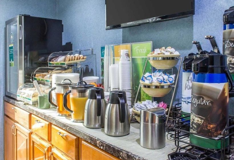 בית מלון כפרי Paramount Inn