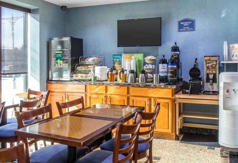 בית מלון כפרי Paramount Inn