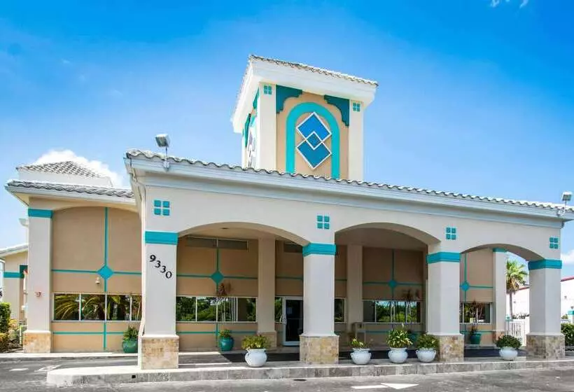 ホテル Quality Inn Maingate West