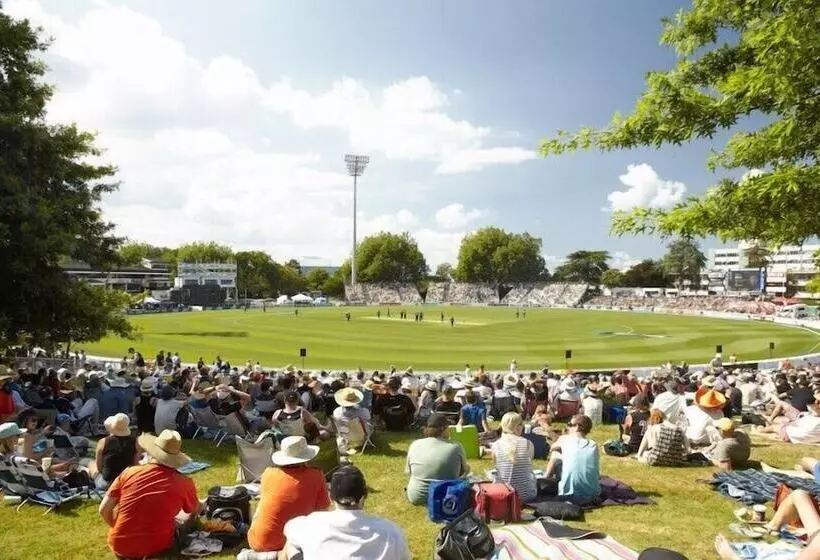 Szálloda Ramada By Wyndham Hamilton City Center