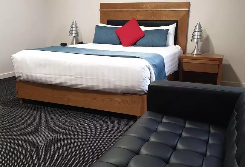 Szálloda Ramada By Wyndham Hamilton City Center