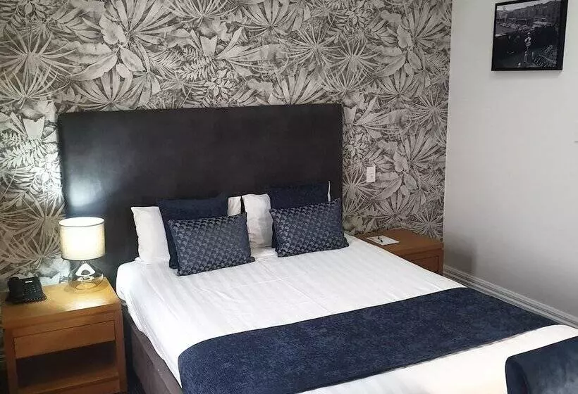 Szálloda Ramada By Wyndham Hamilton City Center