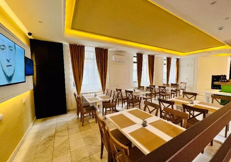 Side One Design Hotel Garni