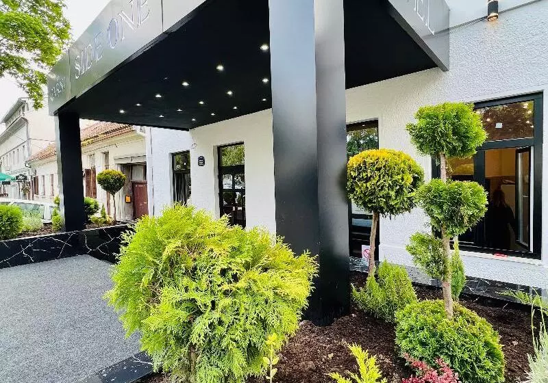 Side One Design Hotel Garni