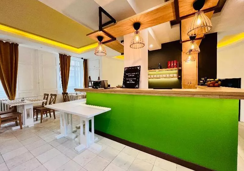 Side One Design Hotel Garni