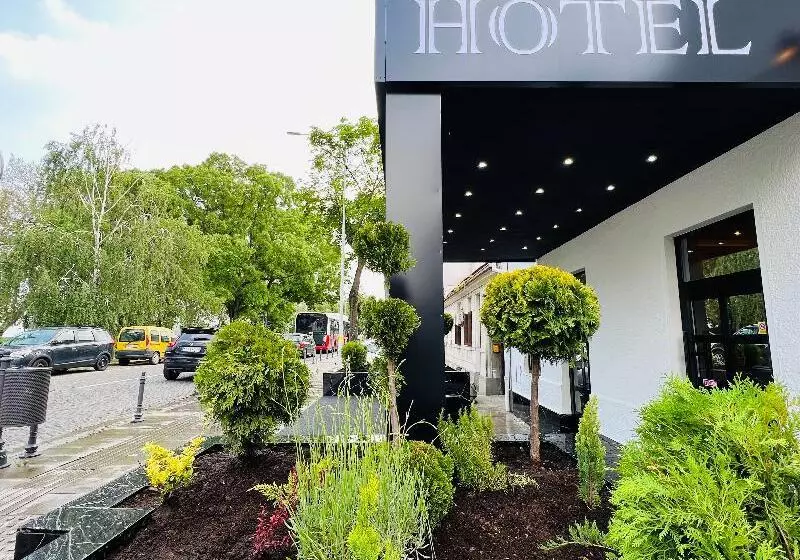 Side One Design Hotel Garni