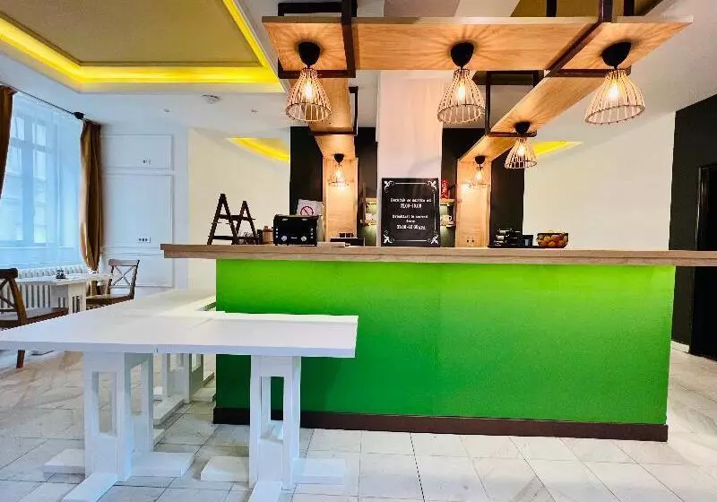 Side One Design Hotel Garni