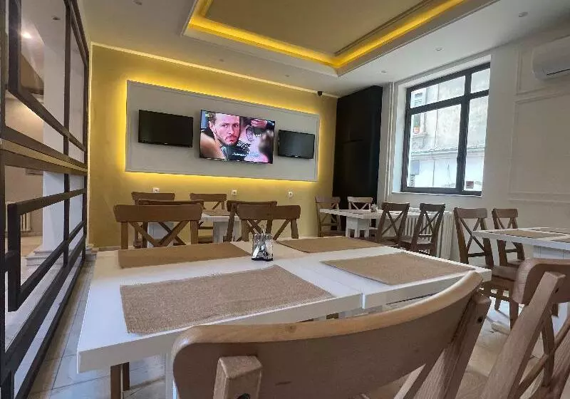 Side One Design Hotel Garni