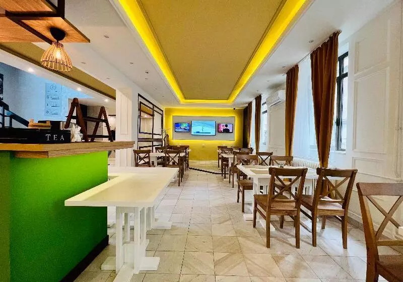 Side One Design Hotel Garni