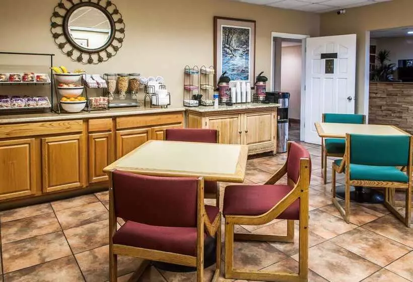 ホテル Suburban Studios East
