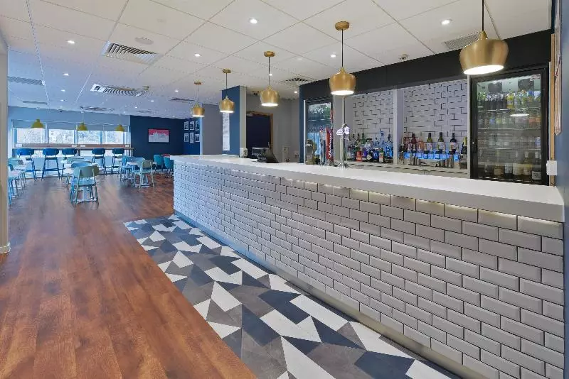 ホテル Travelodge Newcastle Under Lyme Central