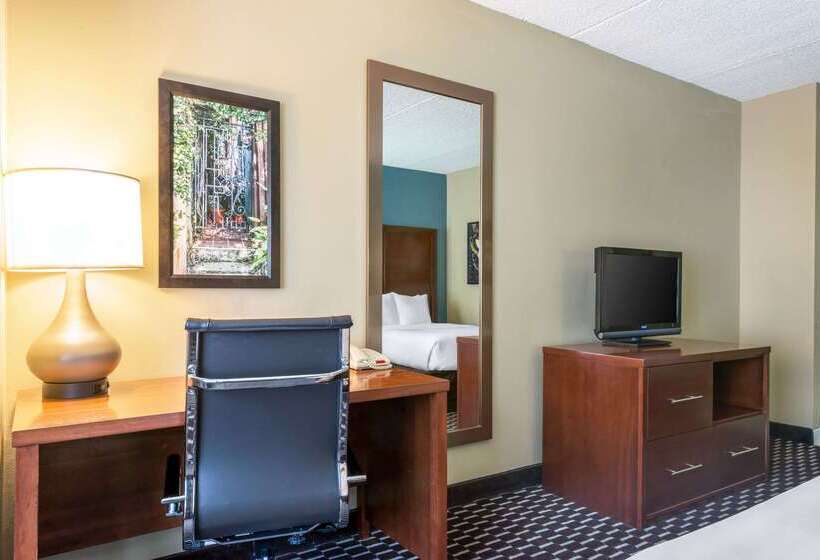 בית מלון כפרי Spark By Hilton St. Augustine Historic District