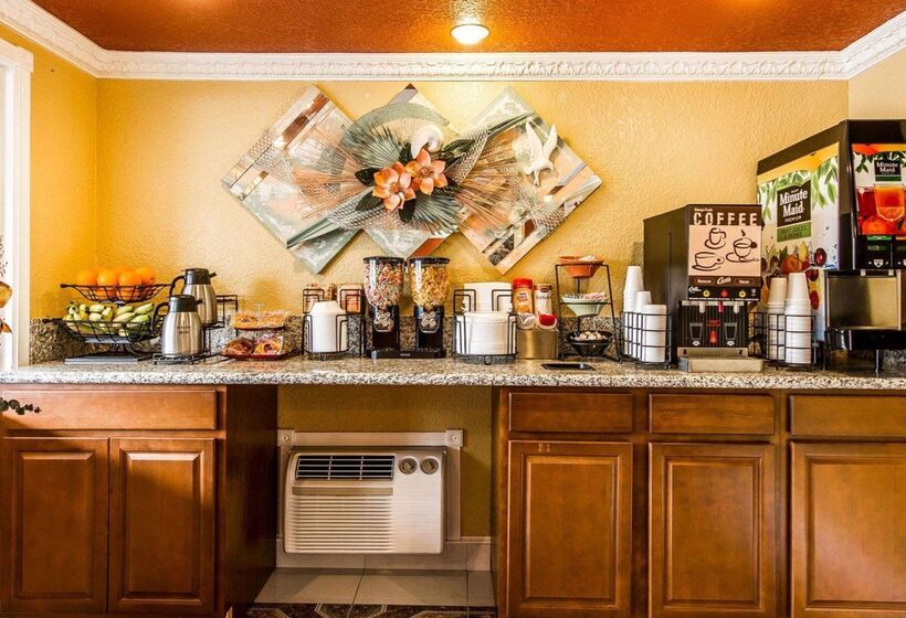 모텔 Rodeway Inn Chico University Area