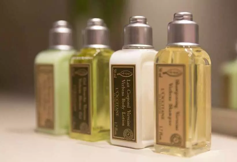 Hq Aparthotel Farnborough