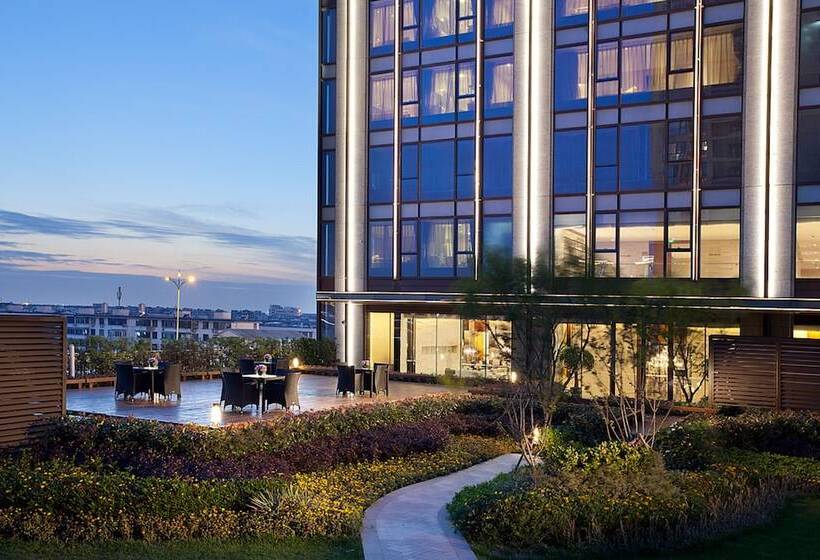 Отель Ascott Midtown Suzhou
