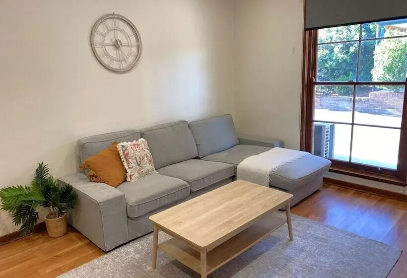 בית מלון כפרי Bushmans Motor Inn