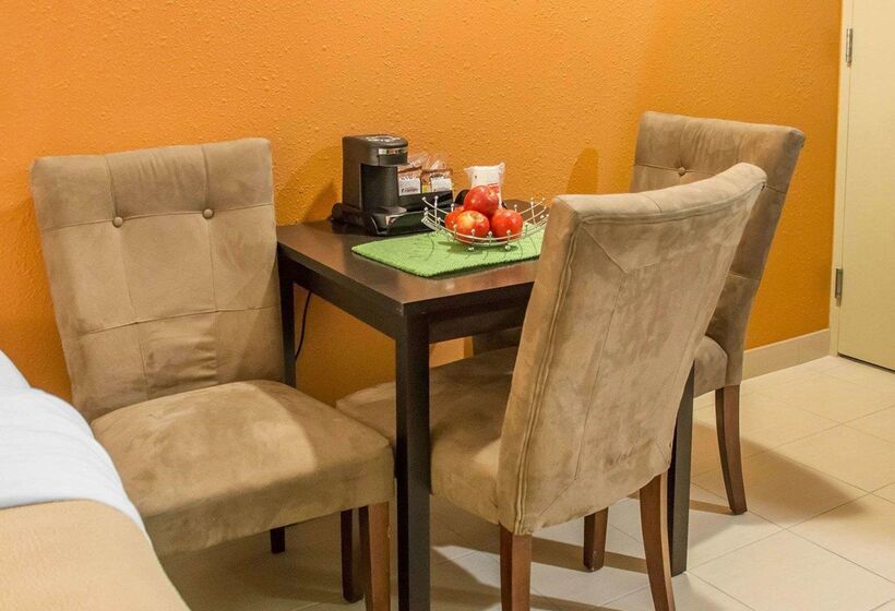 בית מלון כפרי Econo Lodge