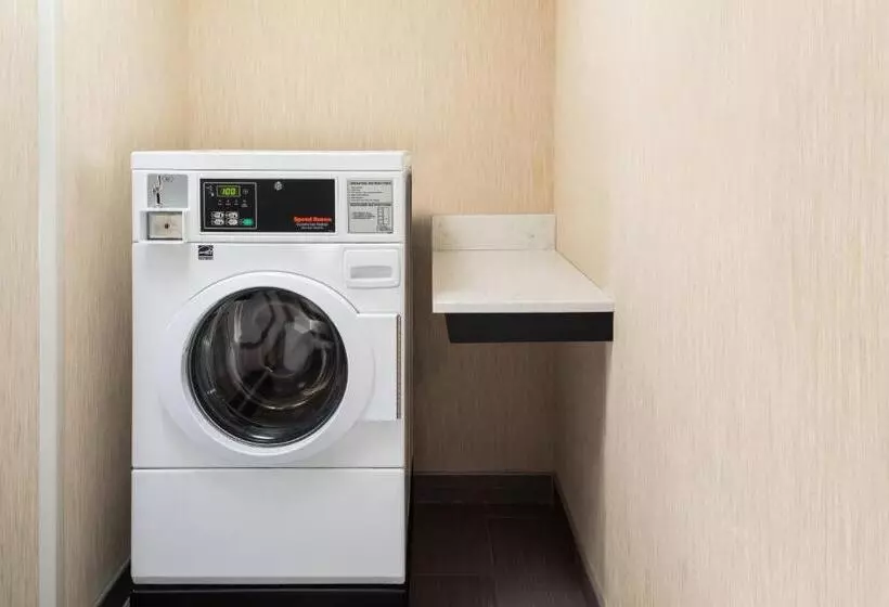 בית מלון כפרי Fairfield Inn & Suites By Marriott New York Staten Island