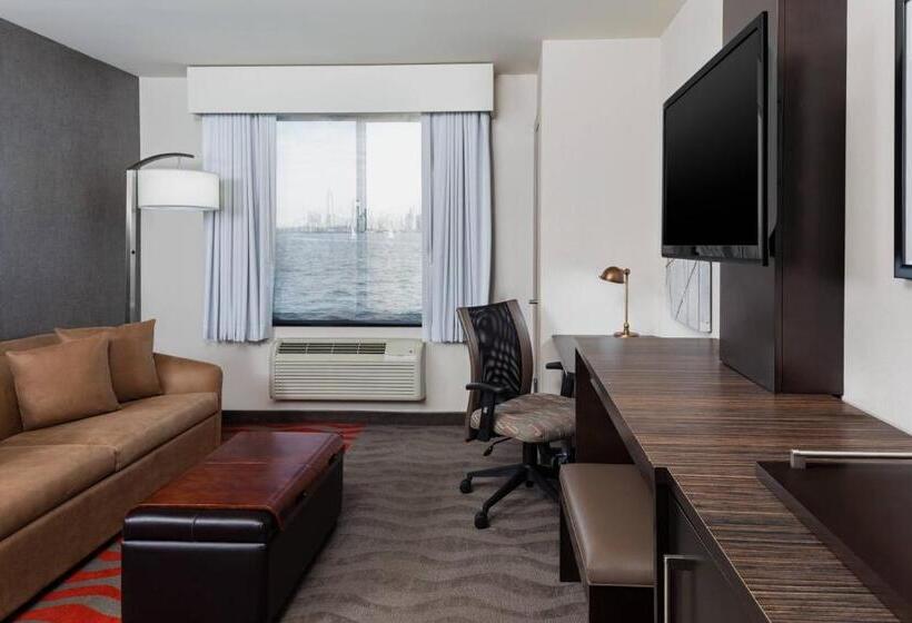 فندق Fairfield Inn & Suites By Marriott New York Staten Island