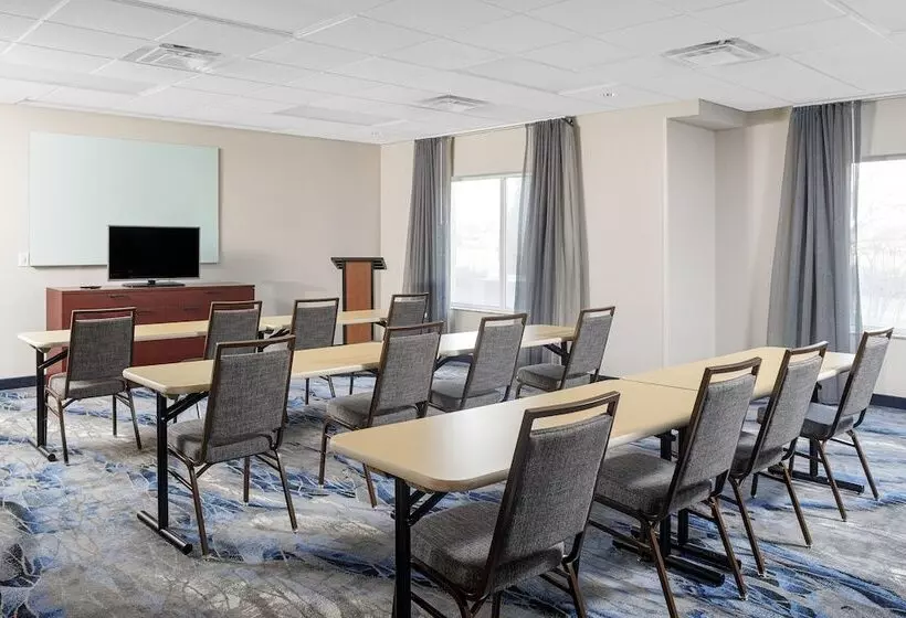 Отель Fairfield Inn & Suites By Marriott Paducah
