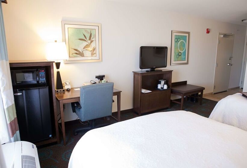 בית מלון כפרי Hampton Inn Colby