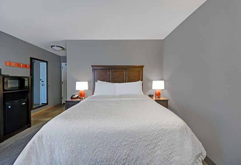 Отель Hampton Inn Farmington