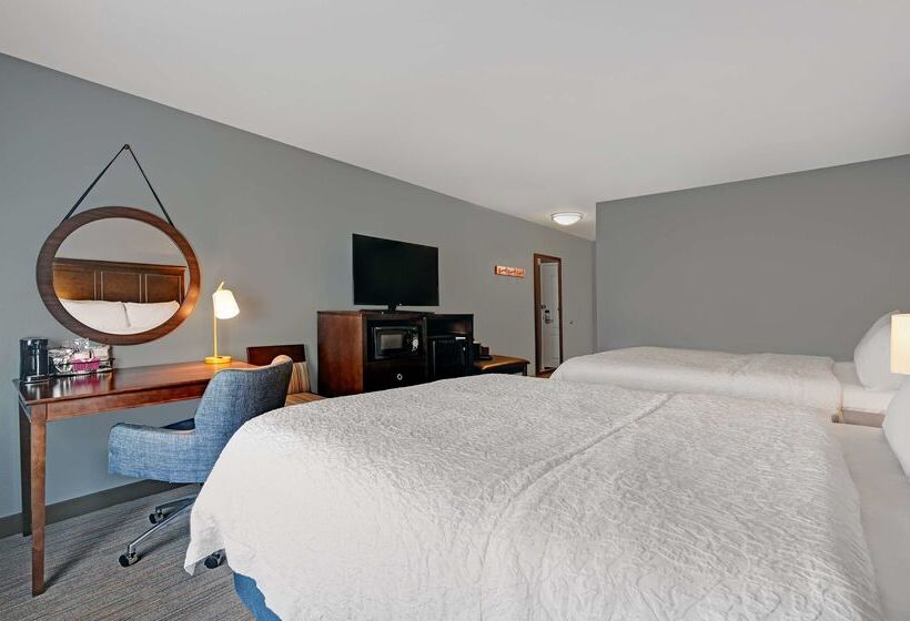 Отель Hampton Inn Farmington