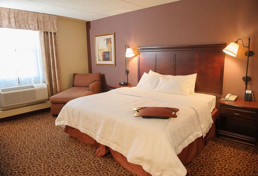 هتل Hampton Inn & Suites Brookings