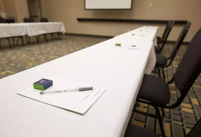 هتل Hampton Inn & Suites Oklahoma City Airport