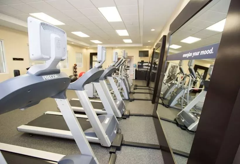 هتل Hampton Inn & Suites Oklahoma City Airport
