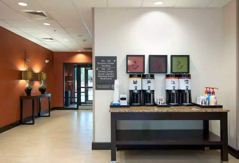 Отель Hampton Inn & Suites Senecaclemson Area