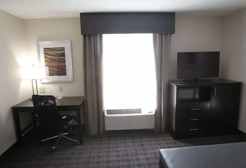 Отель Hampton Inn & Suites Senecaclemson Area