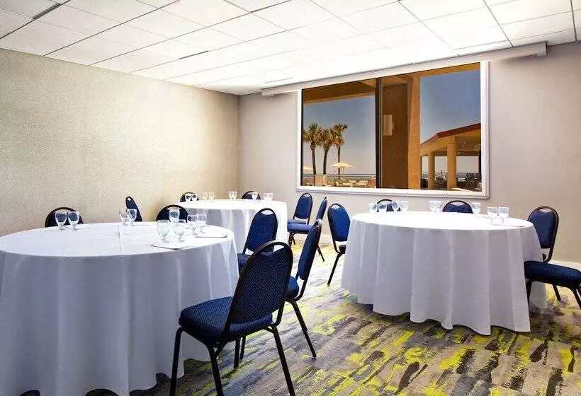 Holiday Inn Hotel & Suites Daytona Beach On The Ocean, An Ihg