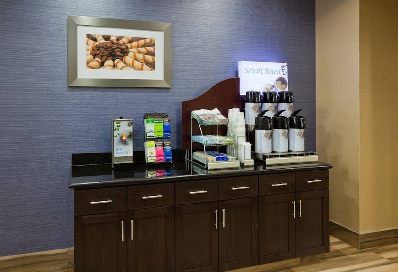 ホテル Holiday Inn Express & Suites Fort Dodge, An Ihg
