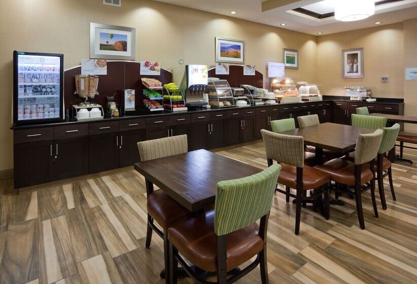 ホテル Holiday Inn Express & Suites Fort Dodge, An Ihg