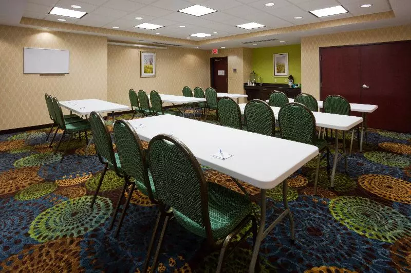 ホテル Holiday Inn Express & Suites Fort Dodge, An Ihg