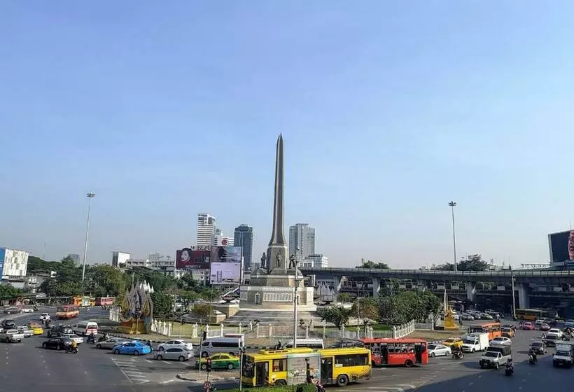 Отель Maitria Mode Sukhumvit 15 Bangkok A Chatrium Collection