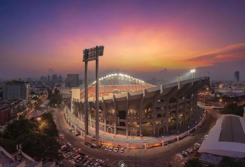 Отель Maitria Mode Sukhumvit 15 Bangkok A Chatrium Collection