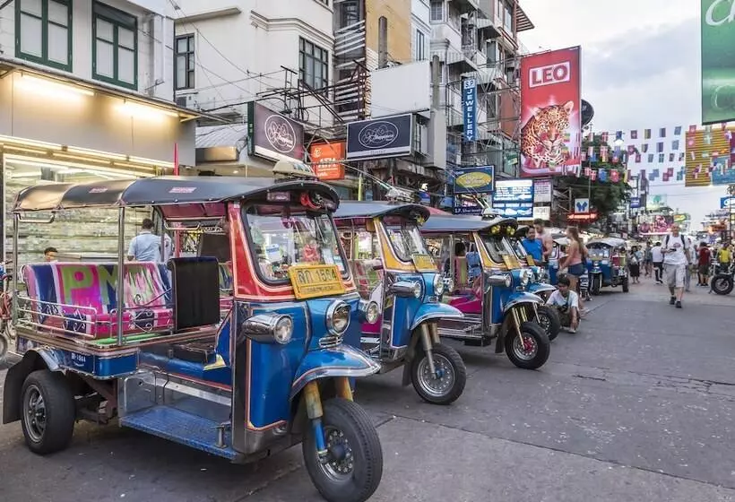 Отель Maitria Mode Sukhumvit 15 Bangkok A Chatrium Collection