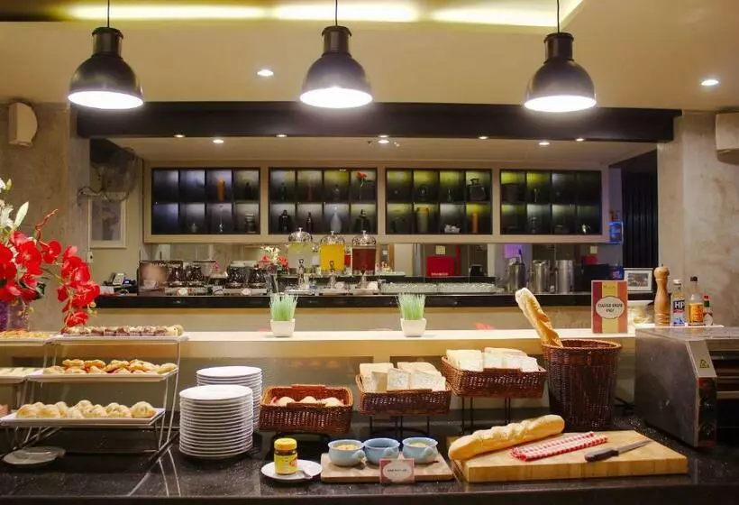 בית מלון כפרי Sevn Legian