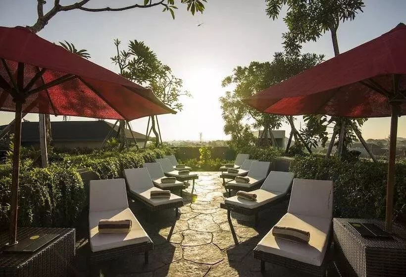 בית מלון כפרי Sevn Legian