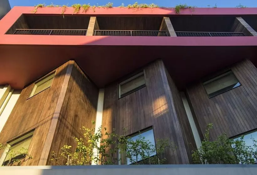 בית מלון כפרי Sevn Legian