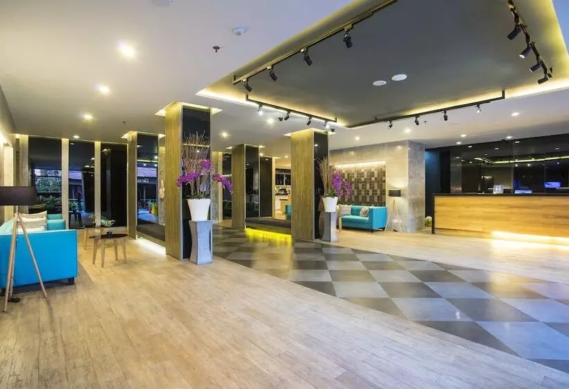 בית מלון כפרי Sevn Legian