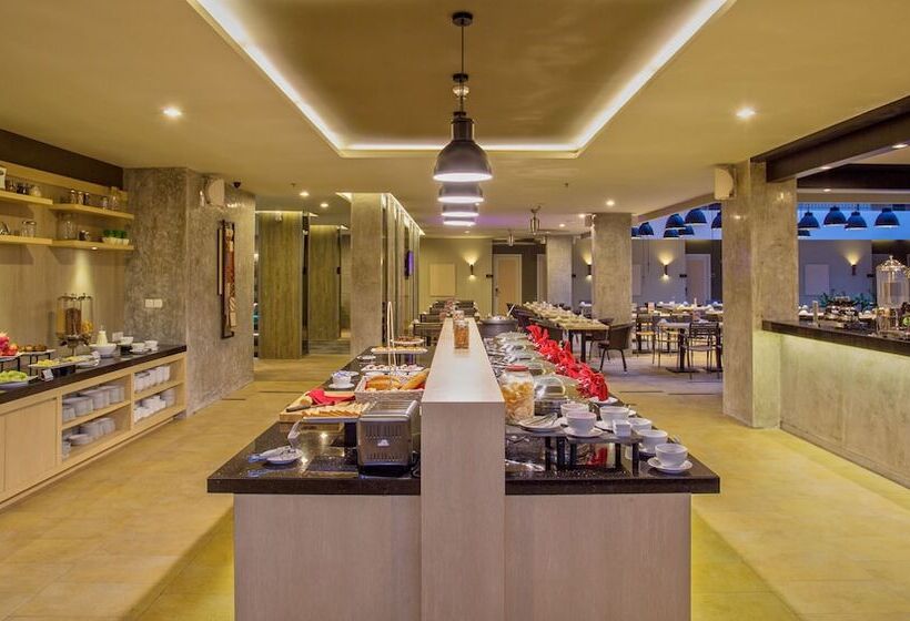 בית מלון כפרי Sevn Legian