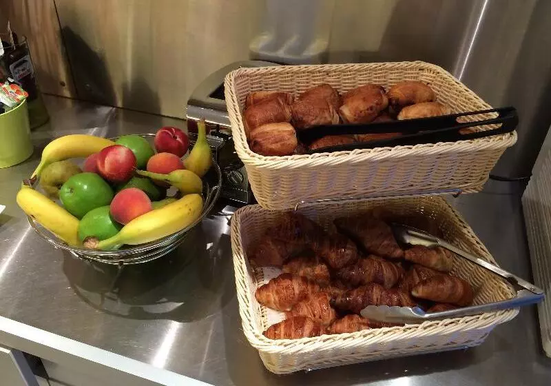 Brit Hotel Caen-est Mondeville