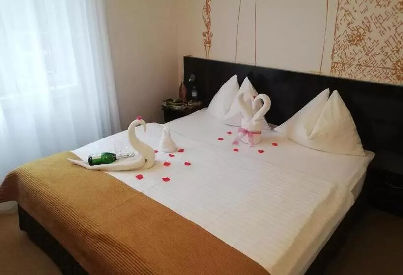 هتل Alma Boutique