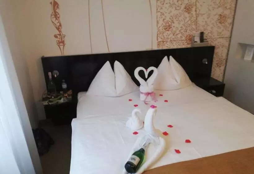 هتل Alma Boutique