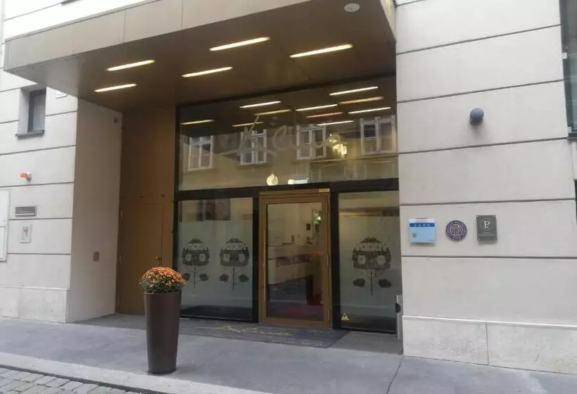 هتل Alma Boutique